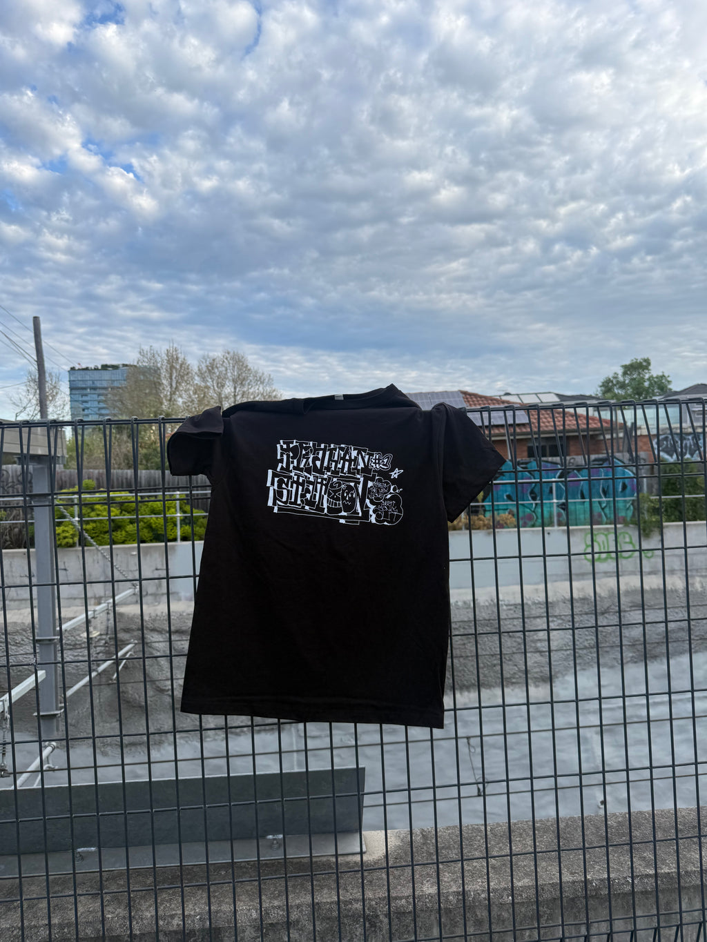 PRAHAN STATION TEE (GRAFF DESIGN)